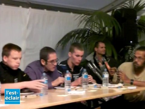 Concours du plus gros mangeur de boudin à la Saint-Simon (Nogent)