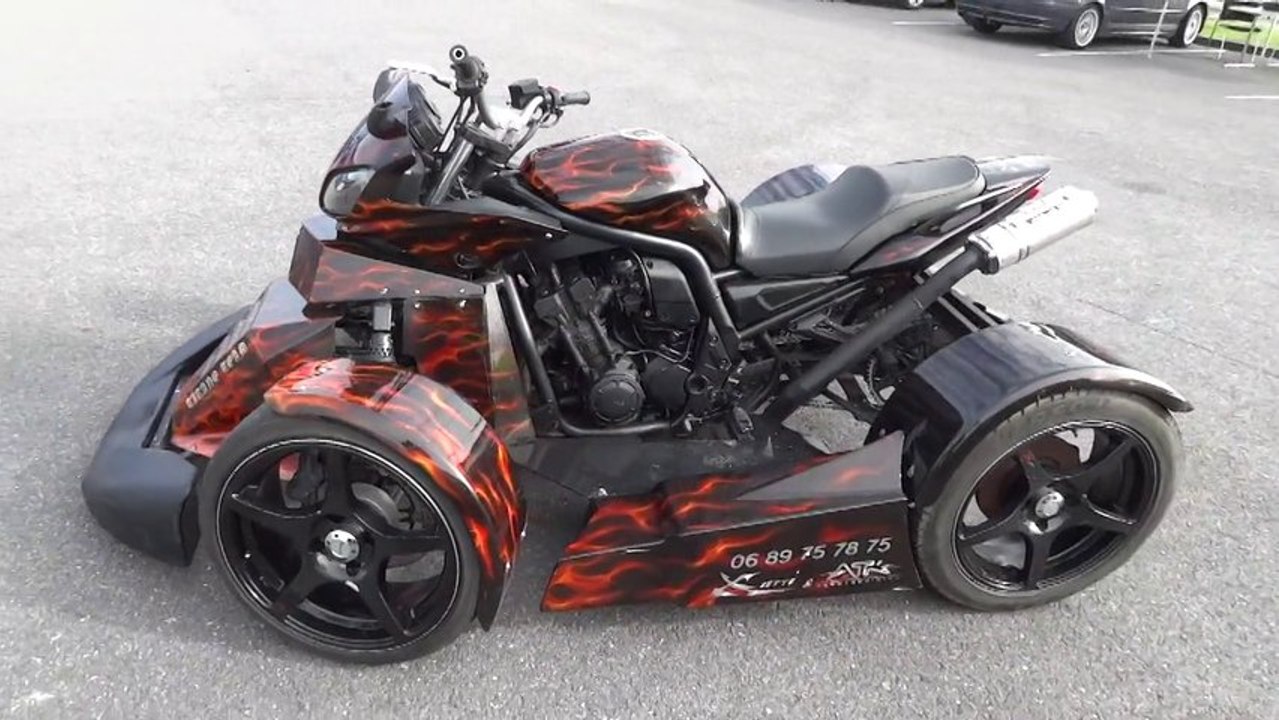 2013 Stunt Drift Crazy Show BMW M3 Kawasaki Z1000 Honda CBR 600 Suzuki Bandit 1200