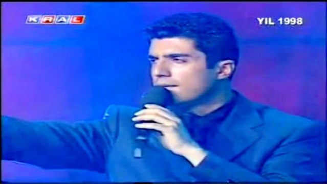 Özcan Deniz Geçmiyor günler (Kral Video Müzik Ödülleri 1998 En Iyi Halk Müzigi,(nostalji) by feridi - YouTube
