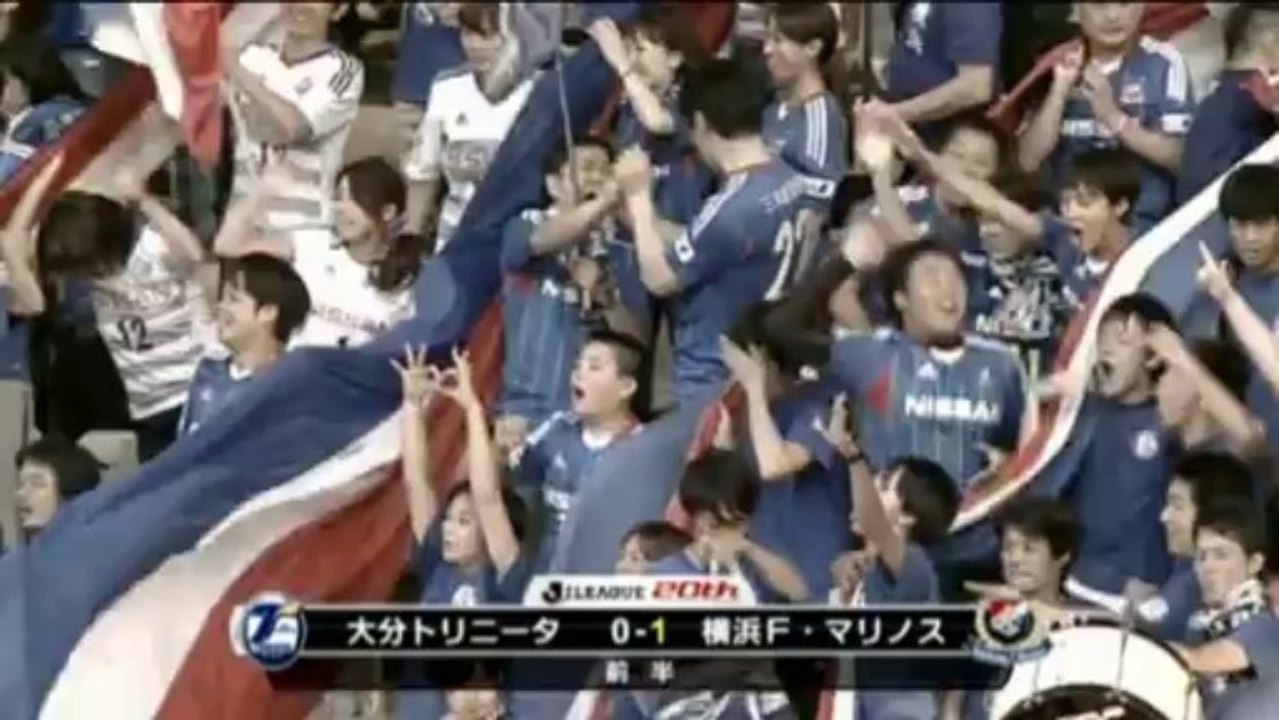 J-League: Nippon-Legende Nakamura ganz schlitzohrig