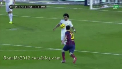 yellow card for Gareth Bale Cristiano none for Messi - Clasico