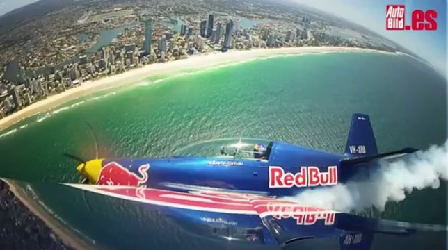 Red Bull: V8 contra avión