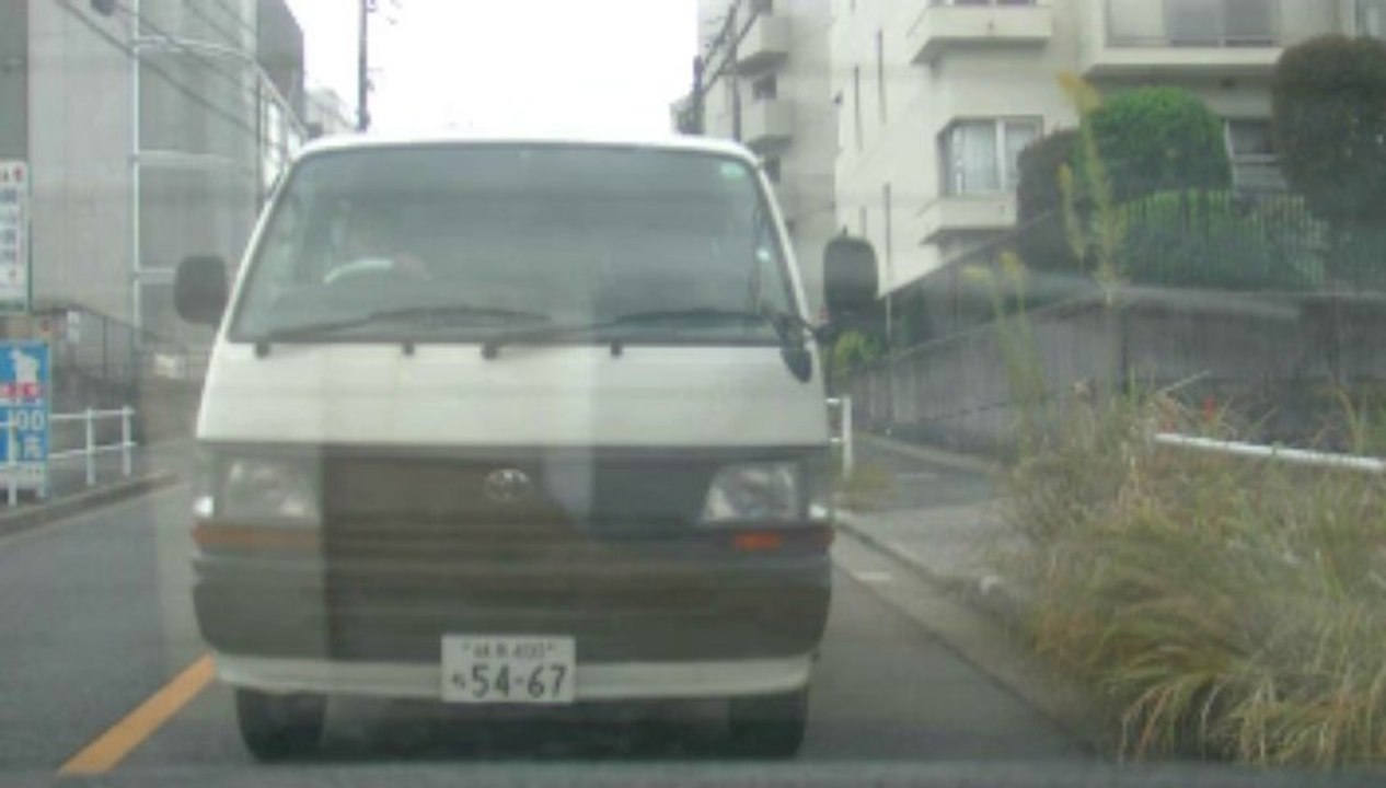 ストーカー車両を消し、河野談話擁護の政府批判を・h251023_