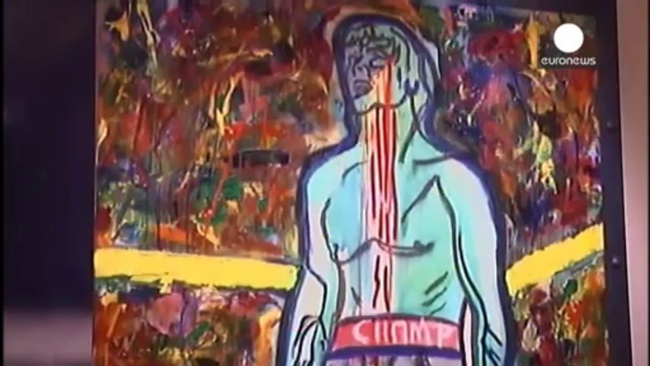 Stallone expone sus pinturas en San Petersburgo