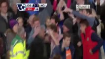 José Mourinho fête un but avec les supporters de Chelsea