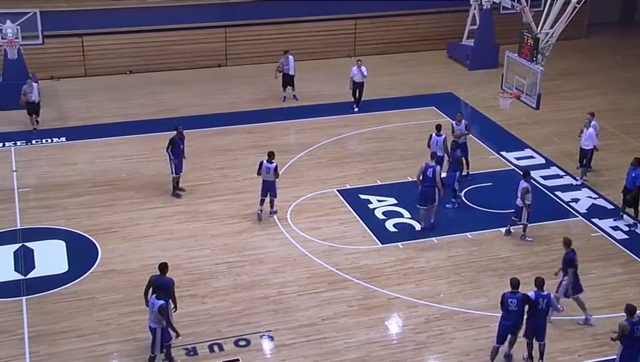 Duke freshman Semi Ojeleye throws down a monster dunk off half-court pass