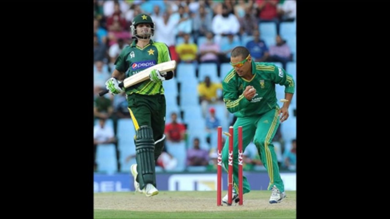 1st ODI: Pakistan v South Africa at Sharjah  Oct 30, 2013