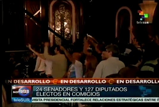 Recuerdan militantes de FPV a Néstor Kirchner tras elecciones