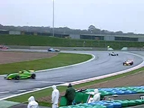 passage de monoplace à Magny-cours