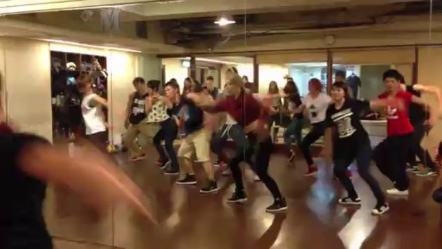 Chrissy Chou Waacking Chromeo-Fancy Footwork