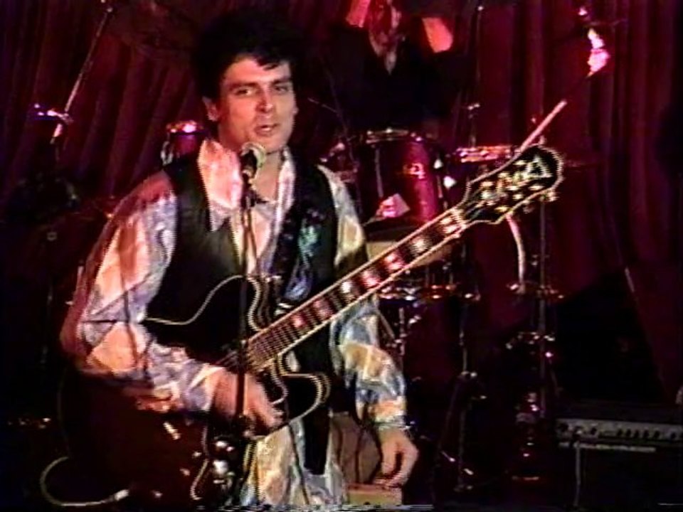 start - June 11 1992 -  Joe  waving - getting on bus- Congers , New York  -  and also some Nyack , New York friends - May 1992 -