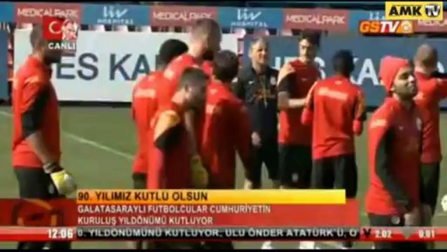 Galatasaraylı futbolcular bayramı kutladı