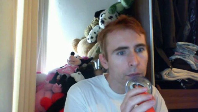 Wiwi égratigne le charme des premiers jours de Féfé