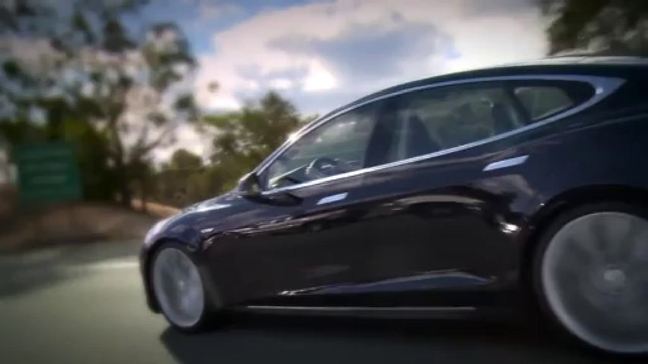 CON CAP 13 The Model S 17' Touchscreen Display por @RAEMTechCo GEO METRO ELECTRIC CONVERSION