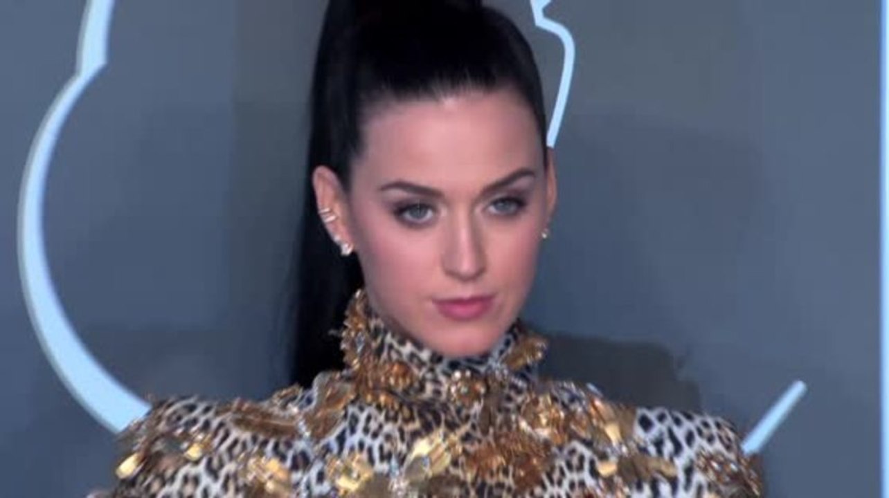 Katy Perry kritisiert andere 'nackte' Popstars
