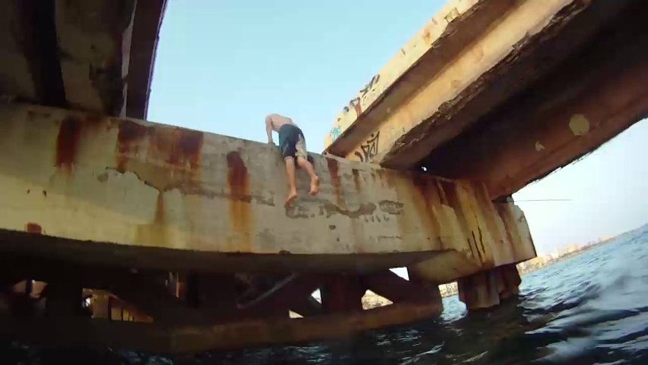 Saltos al mar en cemento almeria