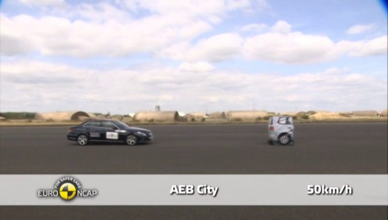 Test AEB EuroNCAP sur la Mercedes-Benz Classe E - 2013