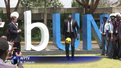 Le footballeur Yaya Touré s'engage pour la survie des éléphants