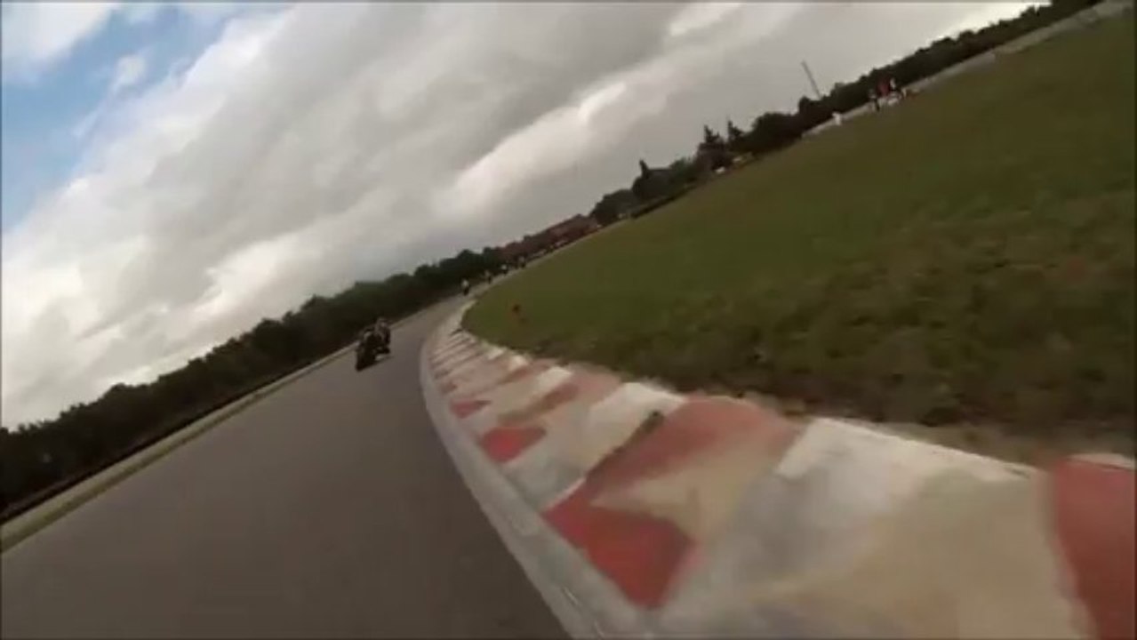Ma première course à l'anneau, vue d'une autre moto