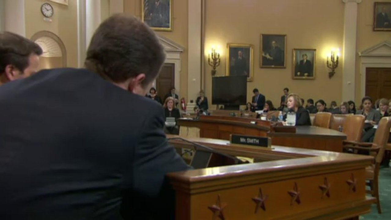 Key US official apologizes for 'Obamacare' website woe