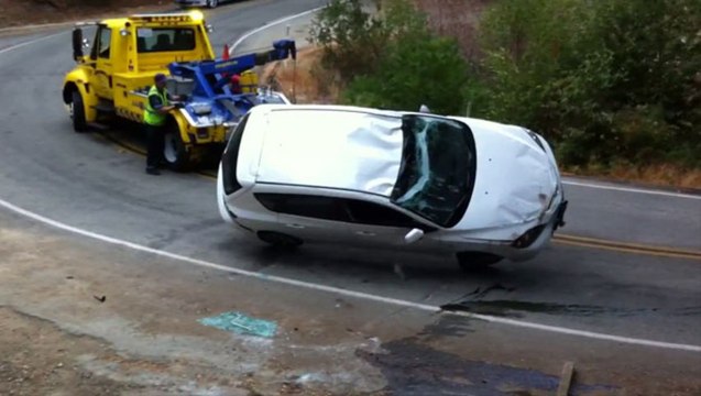 Camion de dépannage vs Mazda 3 #Fail