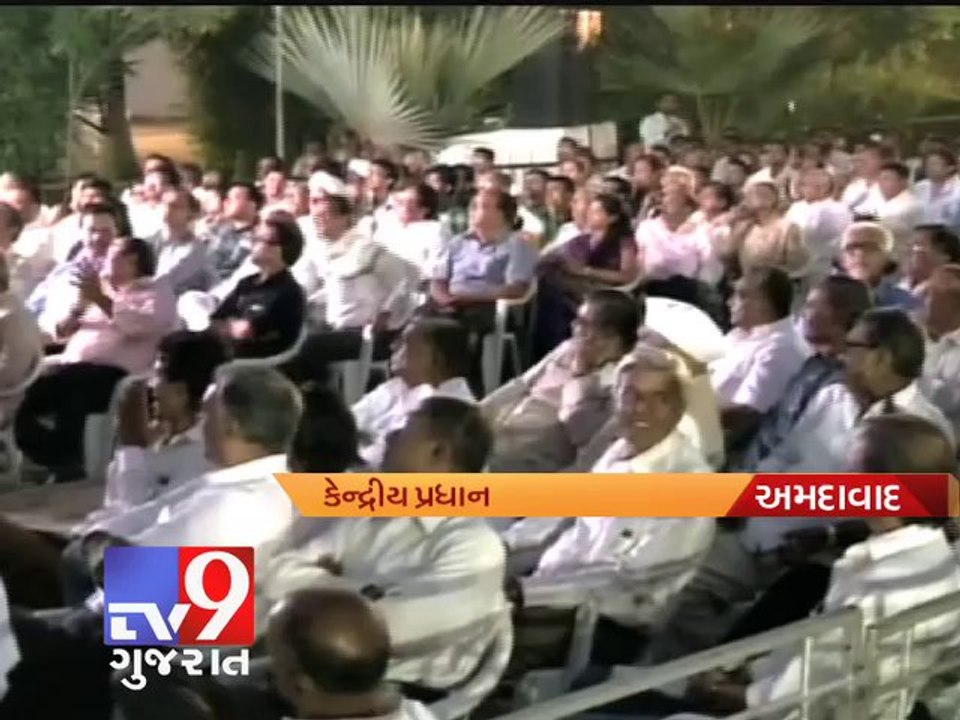 Gujarat congress leader Dinsha Patel corrects Narendra Modi on date about women bill - tV9 gUJARAT