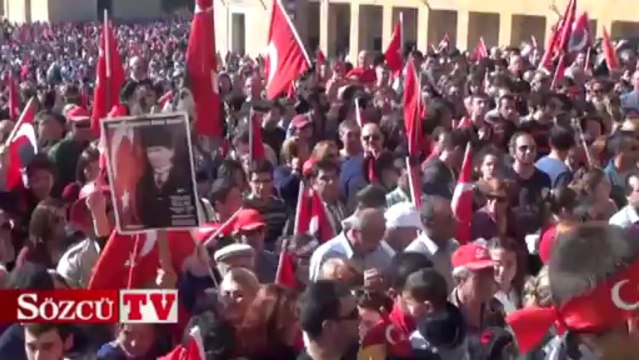 Yasaklanan Andımız'ı Ata'nın huzurunda okudular