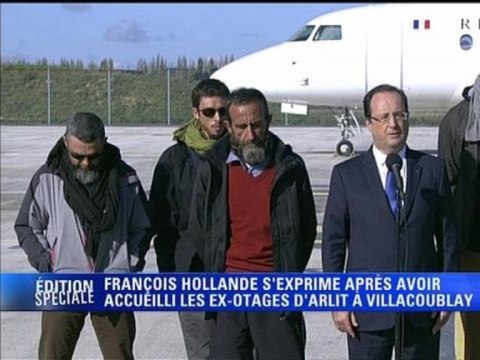 Ex-otages d'Arlit: François Hollande salue leur courage - 30/10