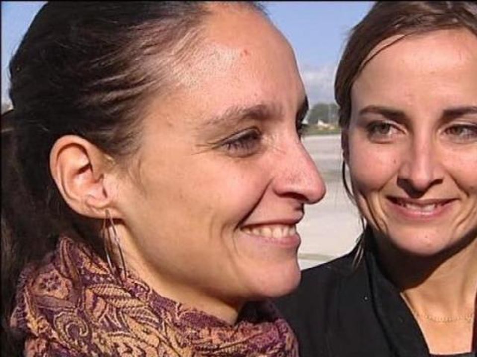 Ex-otages d'Arlit: les familles font partager leur bonheur - 30/10