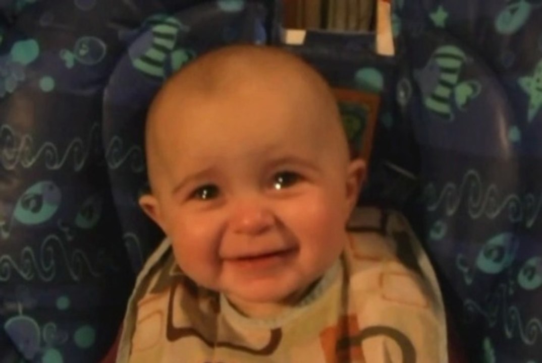 Incroyable : ce bébé passe par toutes les émotions en écoutant sa mère chanter !