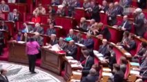 Ayrault condamne le racisme envers Taubira, les députés PS debout