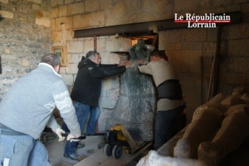 La cloche de la collégiale de Marsal redescend sur terre 505 ans après...
