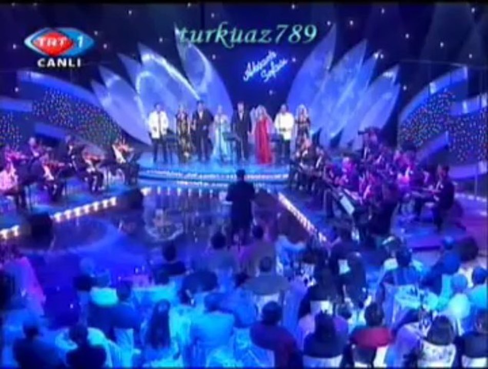 TRT AKŞAM SEFASI KORO-Sarmaşık Gülleri (Yalnız Kalan Rûhumun Acısı Çok Derindir)