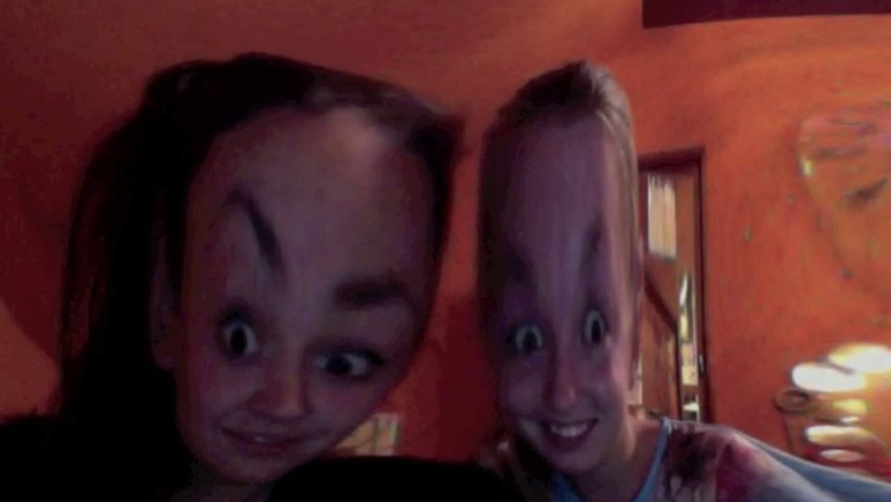 Funny girls :D