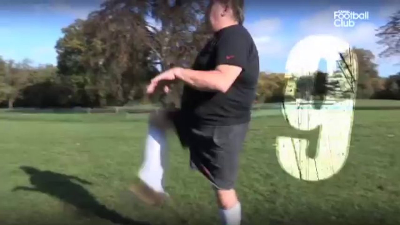 Les 8 jongles de Pierre Ménès en réponse à Patrice Evra