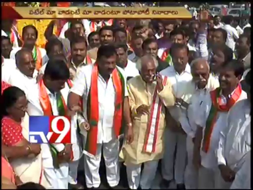 Congress and BJP leaders' competing tributes to Sardar Patel