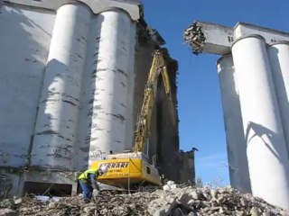 A Soissons, le silos sont en cours de démolition