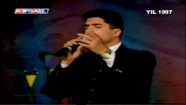 Özcan Deniz Yalan mi ( Kral Tv Müzik Ödülleri Yalan mi1997, nostalji) by feridi