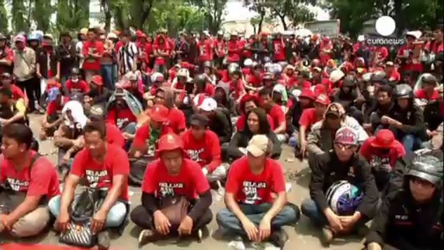 Indonesia: salari troppo bassi, 3 milioni di operai in sciopero