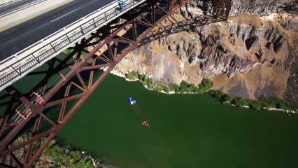 Base jumping : ils tombent avec style !
