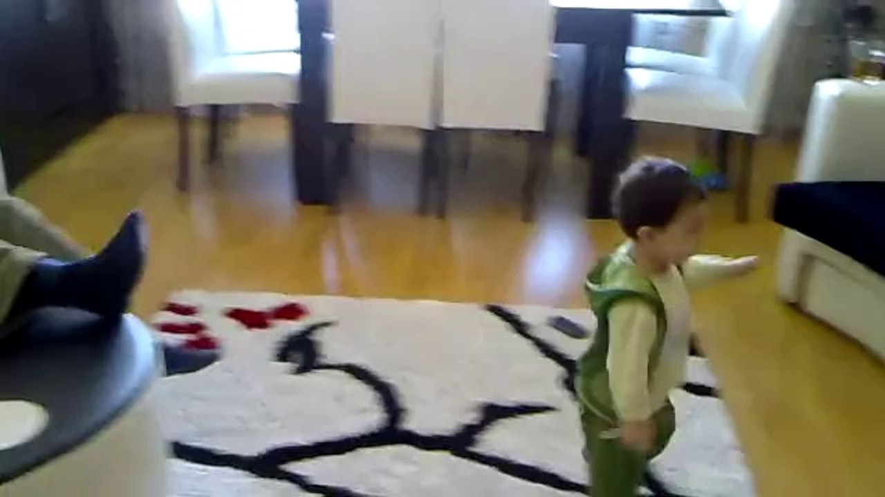 baby dancing to stanky legg