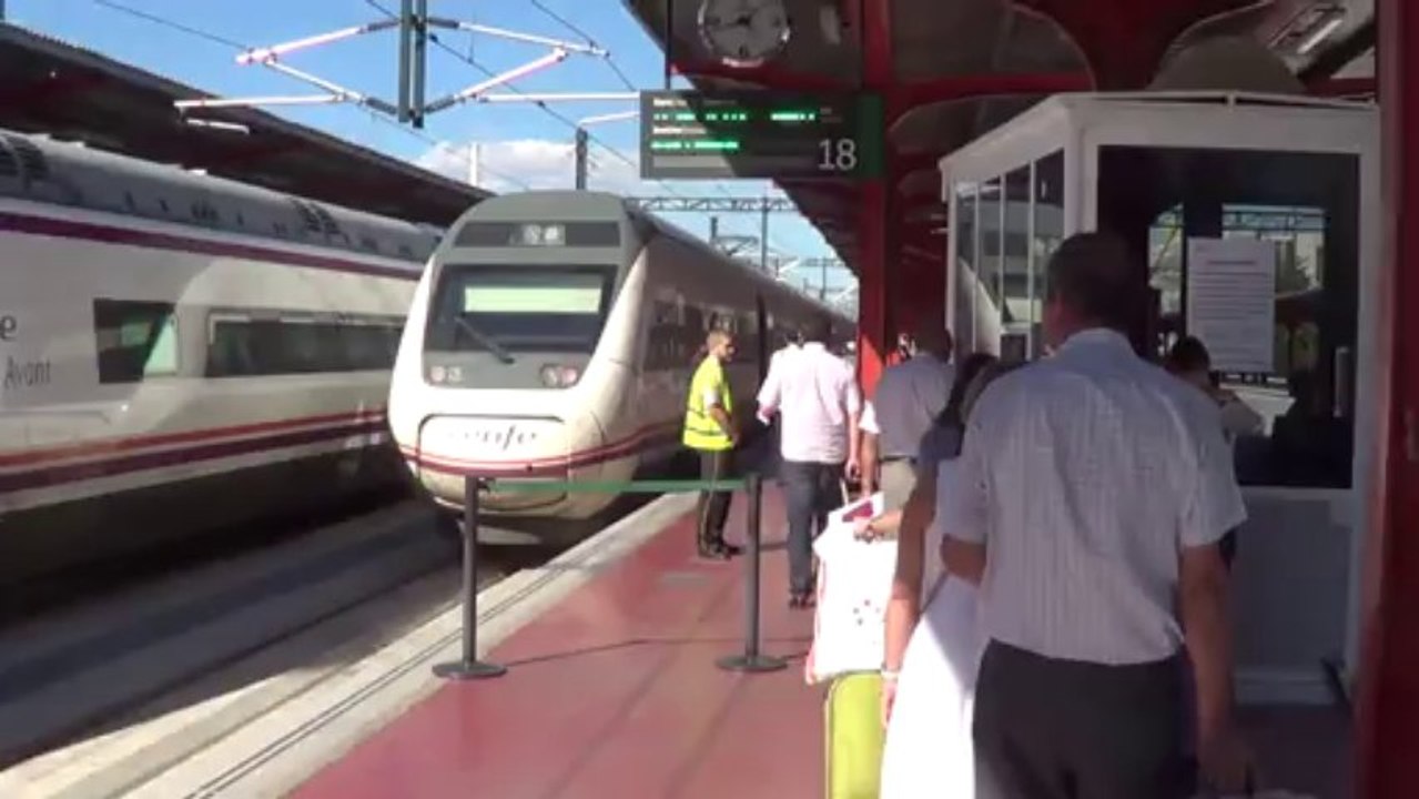 trekker2013 video m2 Chamartin train station Madrid