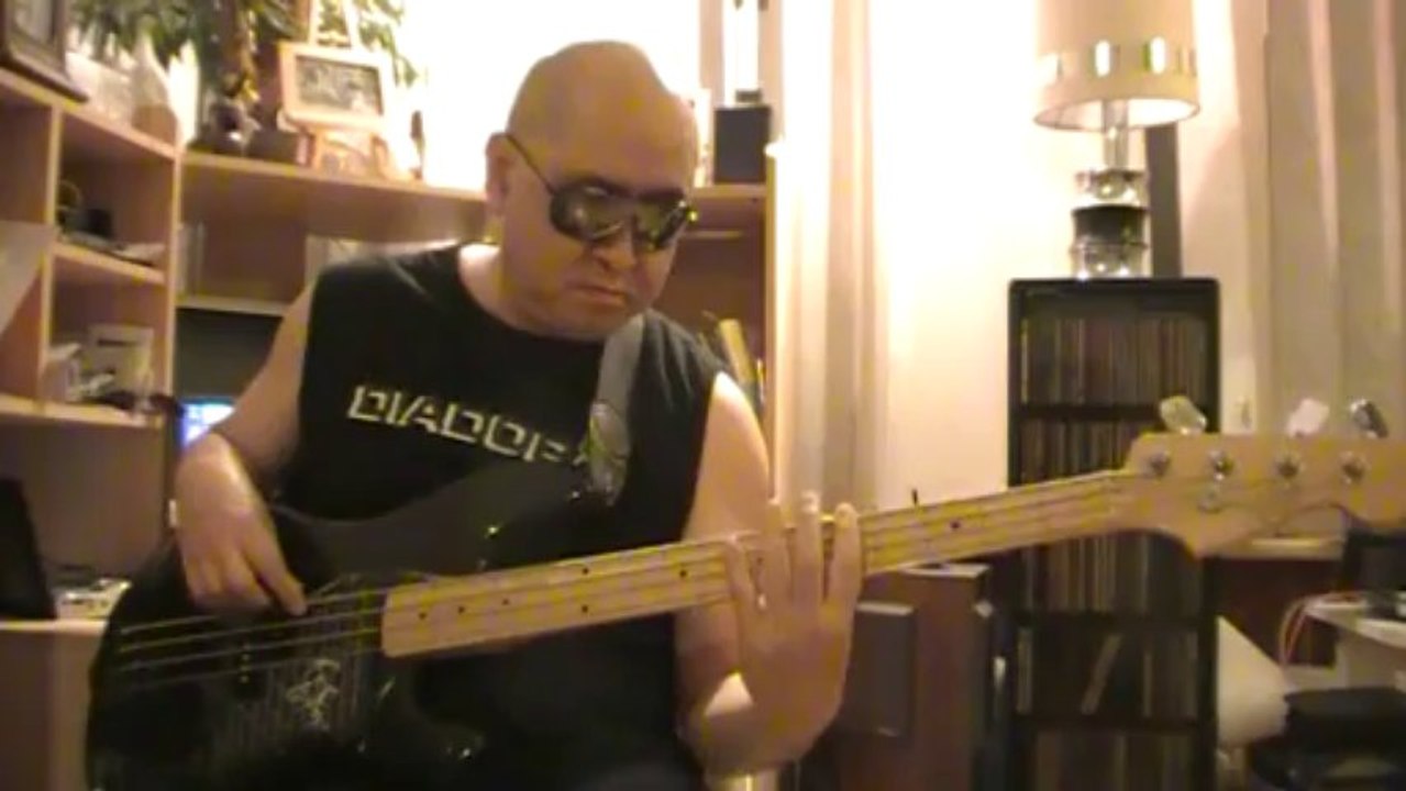 Fantasy long version  Earth Wind & Fire bass cover Bob Roha