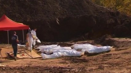 Bosnia mass grave 'may be biggest'