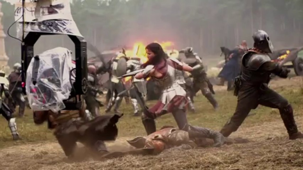 Thor: The Dark World - Exclusive Cast Feature
