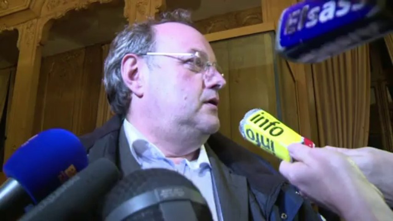 Les larmes du docteur Muller, acquitté du meurtre de sa femme