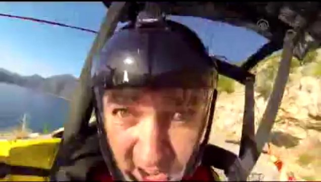 Uçma hayalini Wingsuit ile gerçekleştirdi