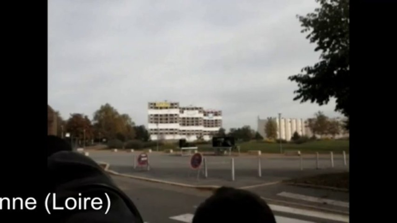 Démolition des trois tours du quartier du Parc à Roanne, dans la Loire