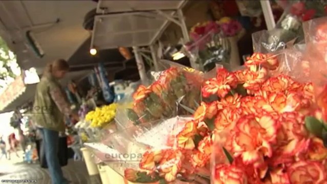 Un Día de Todos los Santos marcado por la crisis