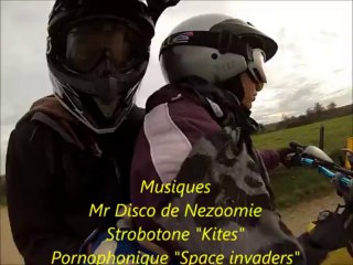 Les gosses sur le causse en moto cross